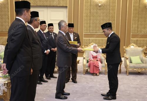AL-SULTAN ABDULLAH RI'AYATUDDIN AL-MUSTAFA BILLAH SHAH