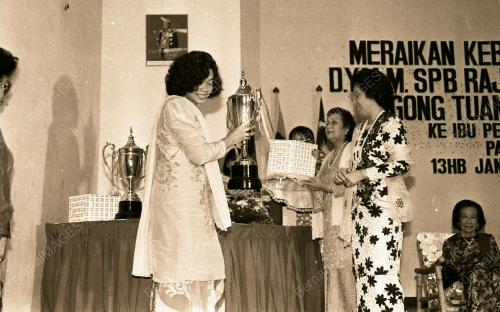 KL21_130190_PEMAISURI_AGONG
