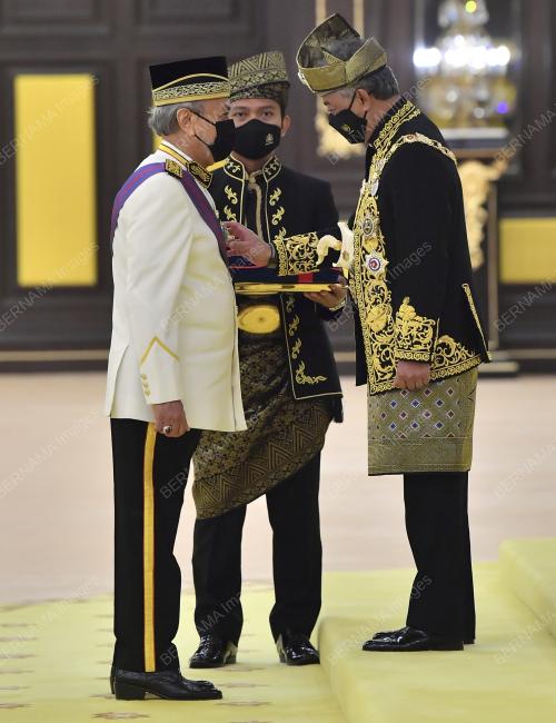 AL-SULTAN ABDULLAH RI'AYATUDDIN AL-MUSTAFA BILLAH SHAH