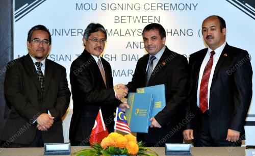 KL21_14032013_UMP_MoU