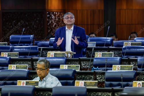 DATUK SERI DR SHAMSUL ANUAR NASARAH