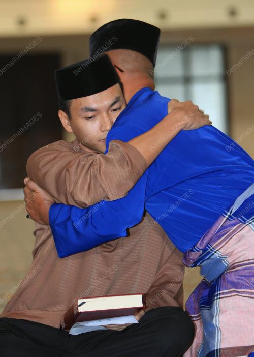 MOHD SAIFUL BUKHARI AZLAN