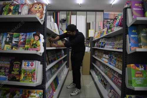 TINJAUAN PEMBUKAAN KEDAI BUKU