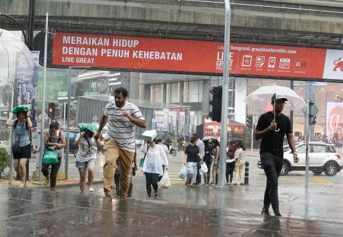 KL21_16092019_HUJAN