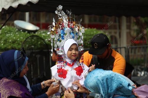 NUR ZEA FARADINA ZUHAIR PUTRA