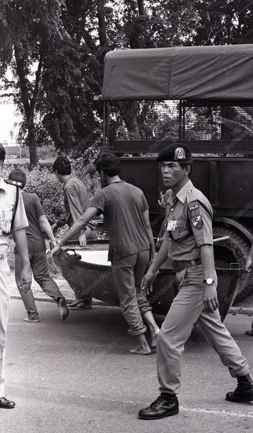 LOMBONG PECAH