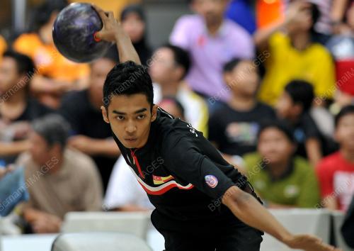 KL21_17032012_BOWLING