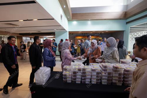 PEK JUADAH BERBUKA PUASA KEMENTERIAN PEMBANGUNAN WANITA, KELUARG