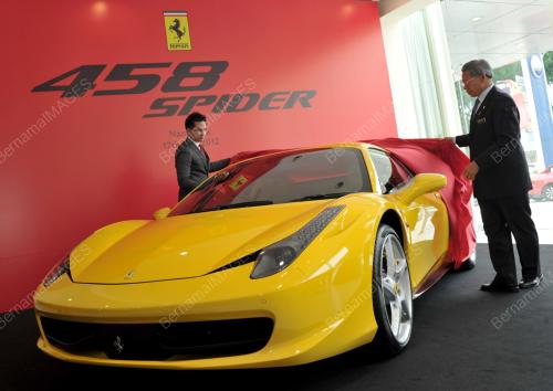 KL21_17052012_FERRARI
