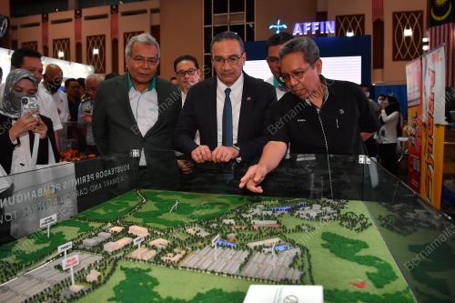DATUK SERI HISHAMMUDDIN TUN HUSSEIN