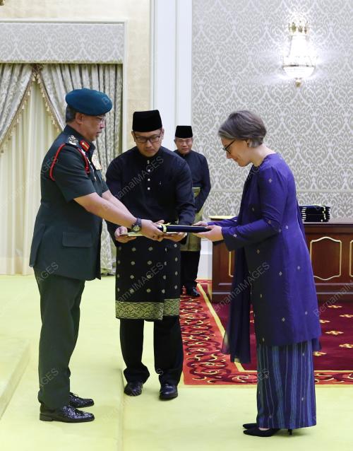 AL-SULTAN ABDULLAH RI'AYATUDDIN AL-MUSTAFA BILLAH SHAH