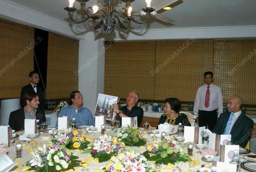 MOHD NAJIB TUN ABDUL RAZAK