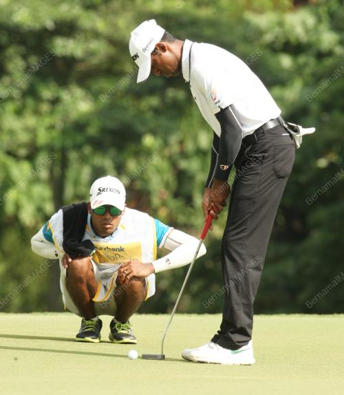 KL21_18022016_GOLF_MAYBANK