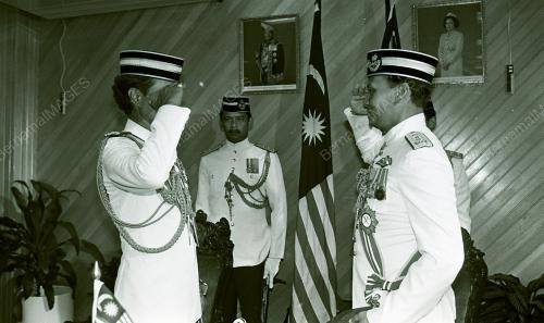 KL21_180390_FAREWELL