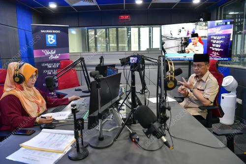 DATUK MOHD NA'IM MOKHTAR