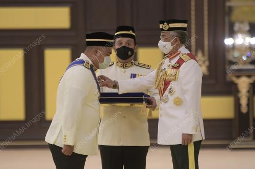 AL-SULTAN ABDULLAH RI'AYATUDDIN AL-MUSTAFA BILLAH SHAH 