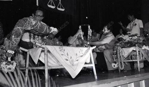 DR. MAHATHIR MOHAMAD