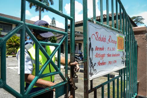 PENUTUPAN SEKOLAH AKIBAT COVID-19