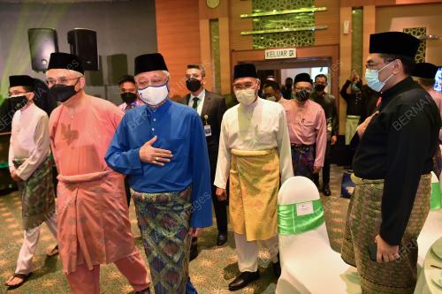 DATUK SERI ISMAIL SABRI YAAKOB