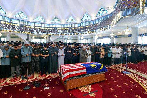 ALLAHYARHAM TUN HANIF OMAR
