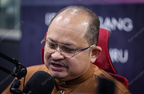 DATUK SERI SHAMSUL ISKANDAR MOHD AKIN