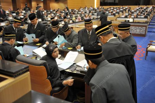 KL21_21062013_PARLIMEN