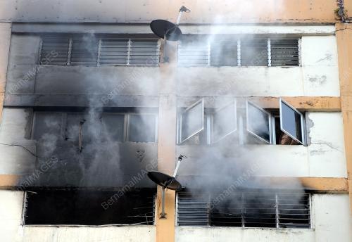 KL21_21072016_TERBAKAR