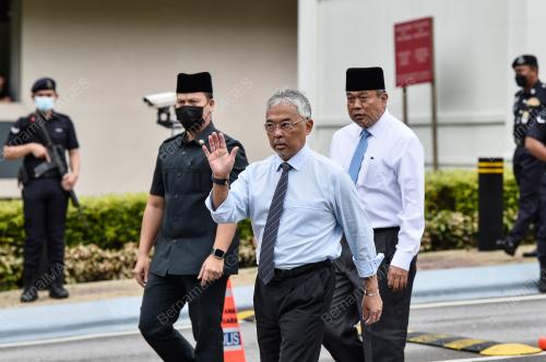 AL-SULTAN ABDULLAH RI'AYATUDDIN AL-MUSTAFA BILLAH SHAH