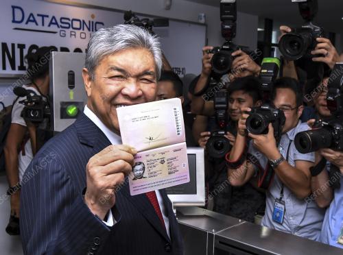 KL21_21122017_PASSPORT