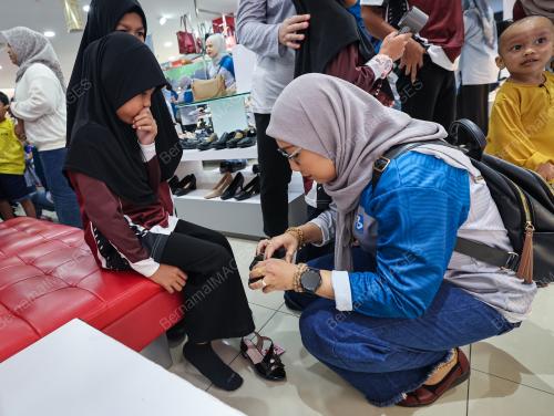 PERSATUAN SURI DAN ANGGOTA WANIYA BERNAMA