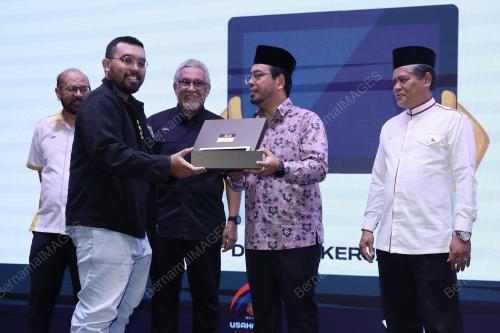 SENATOR DR ZULKIFLI HASAN