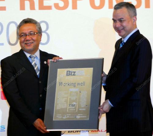 RAJA DR NAZRIN SHAH
