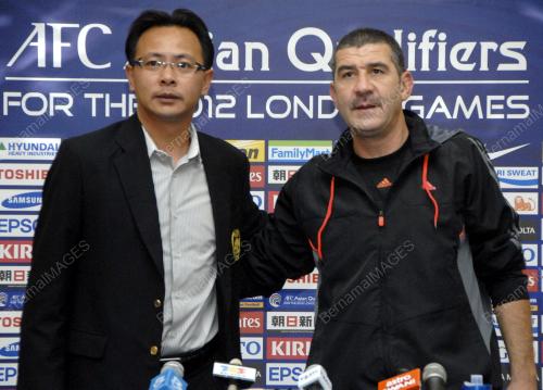 KL21_221111_BOLA.jpg