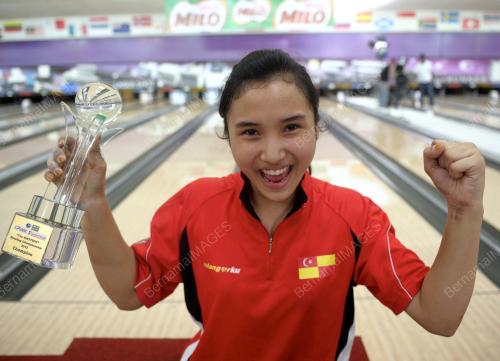 KL21_22122012_BOWLING