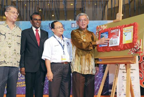DATUK RASLIN ABU BAKAR