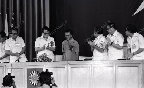 PERSIDANGAN MCA