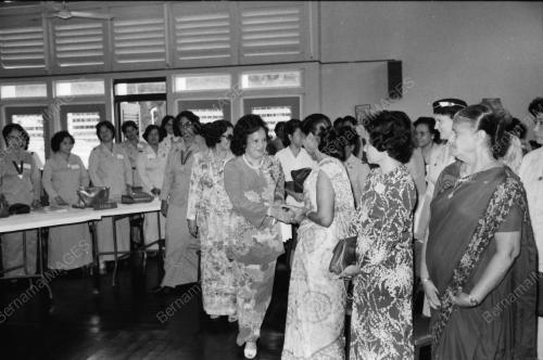 DATIN SUHAILA RASMI MESYUARAT