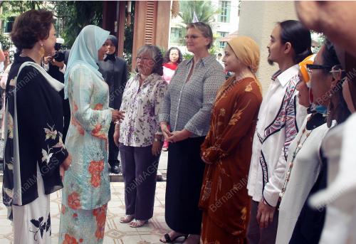 TUANKU NUR ZAHIRAH