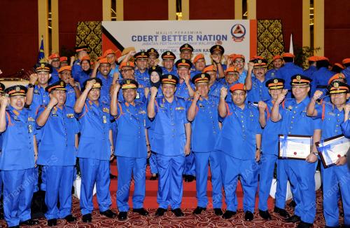 KL21_23082016_BERGAMBAR