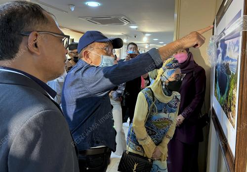 TAN SRI RAIS YATIM