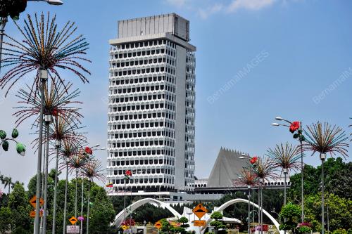 AGONG ZAHIR PANDANGAN PARLIMEN BOLEH BERSIDANG SEMASA DARURAT