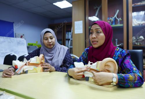 DR. NOOR DINA & DR WAN NABILA