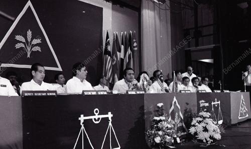 MAHATHIR MOHAMAD