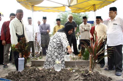 ABDUL RAHIM ABU BAKAR