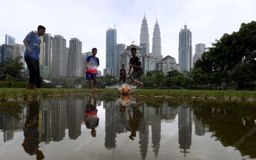 KL21_25122017_BOLA_KAMPUNG