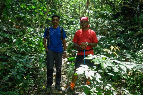 PENDAKI MALAYSIA PERTAMA PUNCAK GUNUNG EVEREST