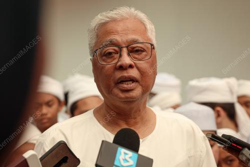 DATUK SERI ISMAIL SABRI YAAKOB