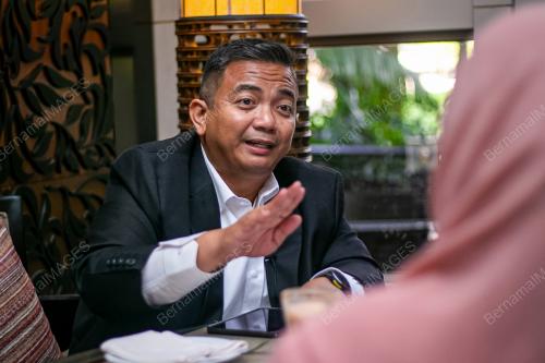 ADAM SAFFIAN GHAZALI