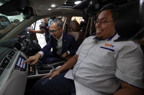 FAHMI FADZIL