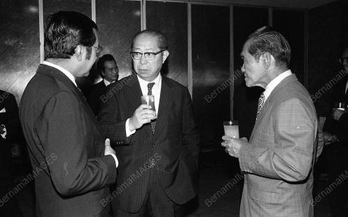 DR. MAHATHIR BIN MOHAMAD